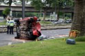 Schwerer VU Pkw Baum Koeln Deutz Messekreisel P240